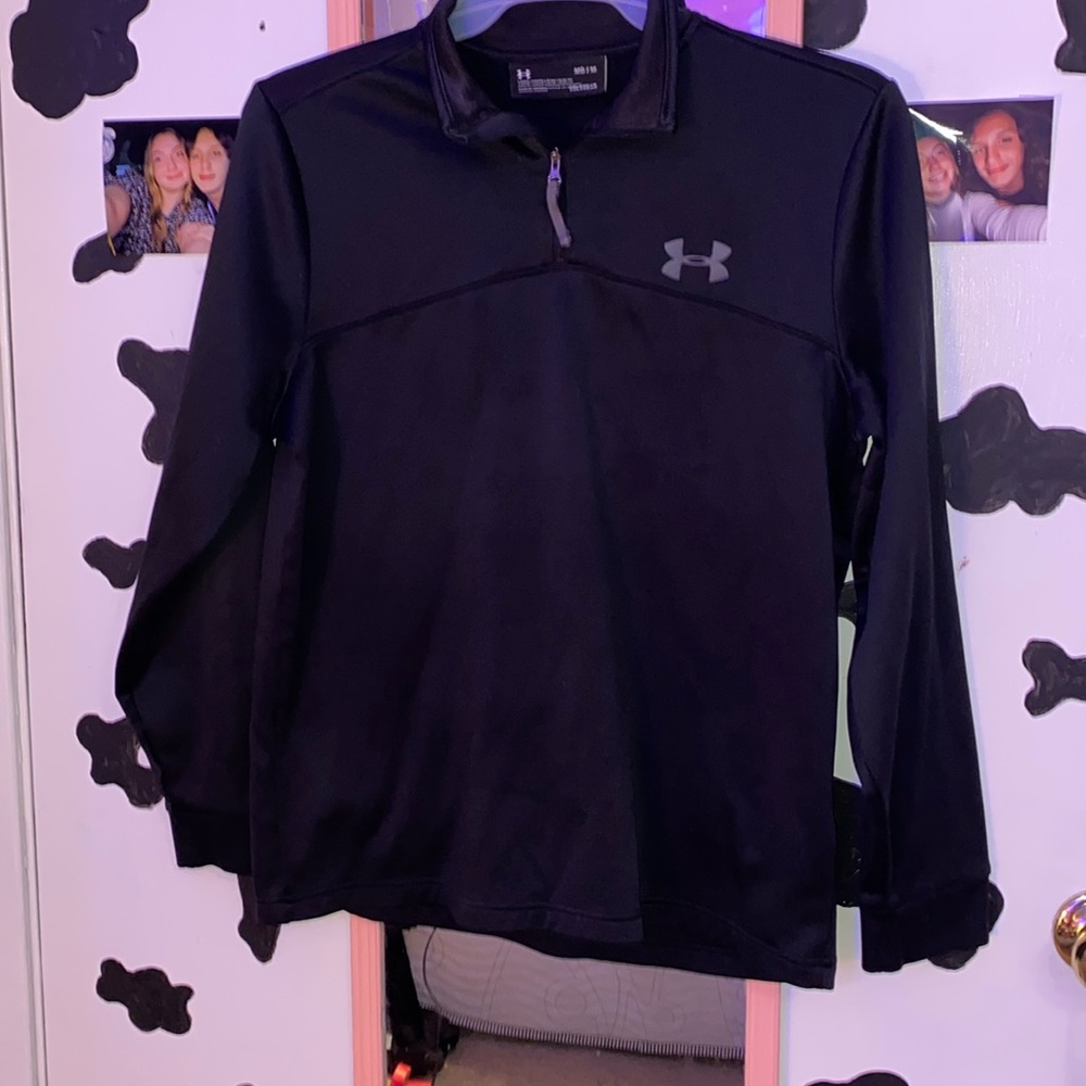 Men’s size M under armour black half zip up
